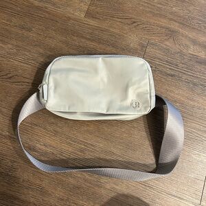 Lululemon everywhere belt bag 1L